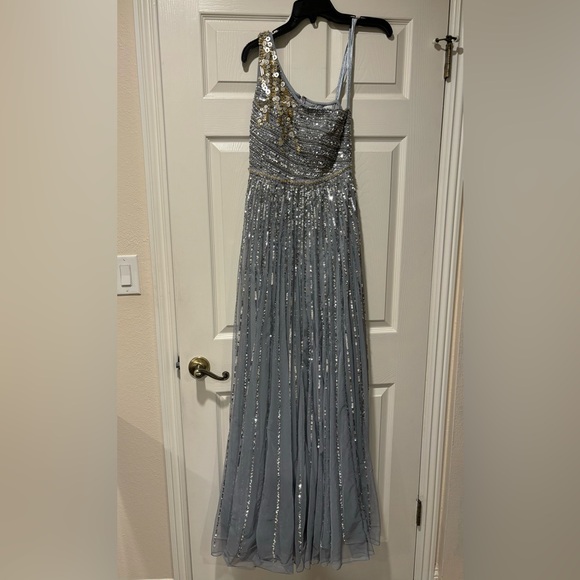 MAC DUGGAL EMBELLISHED ONE SHOULDER A-LINE GOWN - Picture 2 of 11